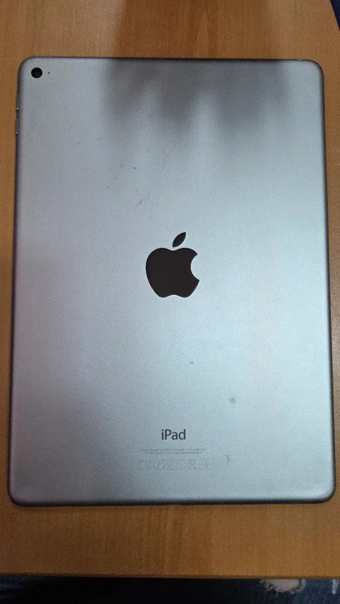 iPad A1566 Plata en buenas condiciones afbeelding 3