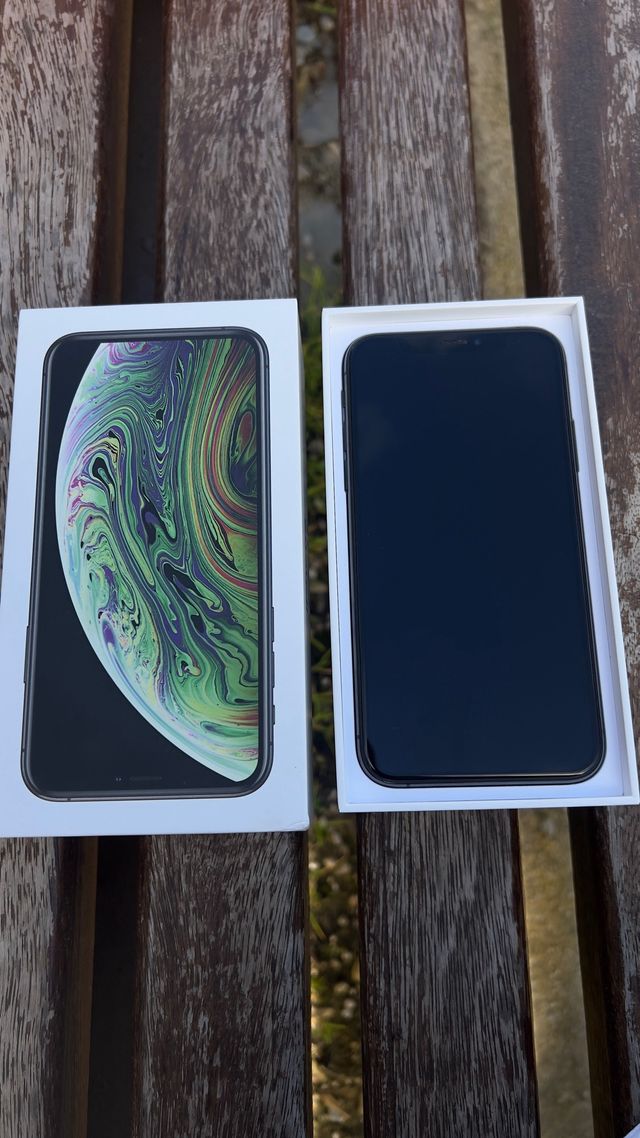 iPhone XS Negro/Dorado