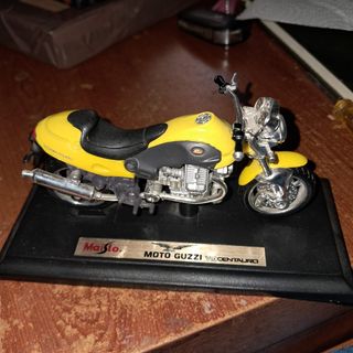 moto a escala Guzzi v10 centauro de Maisto