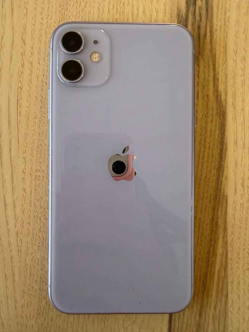 iPhone 11 Lila 64GB afbeelding 2