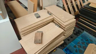 Baldas de madera blancas