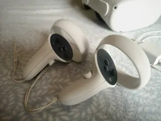 Meta Quest 2 Occhiali VR + Controller 128gb