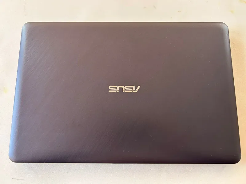 Portatil asus con caja original afbeelding 2