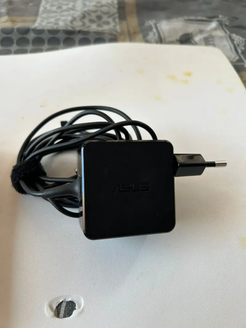 Portatil asus con caja original afbeelding 5