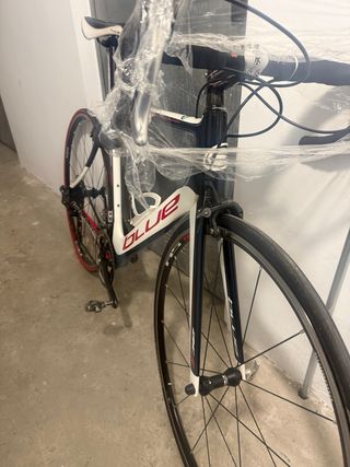 Bicicleta de carretera BLUE
