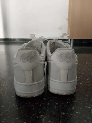Nike Air Force 1 Grises y Blancas