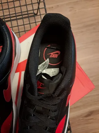 Nike Court Vision Low Negras y Rojas