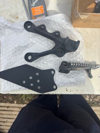 Estribera Izquierda delantera ZX6R 2007 - 2008