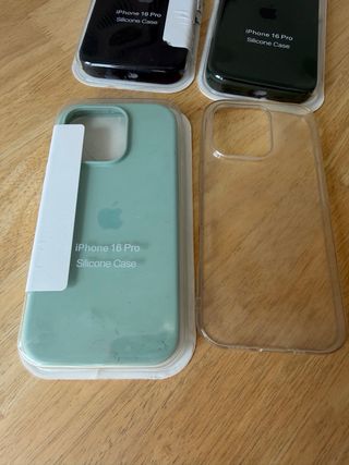 Cover Apple e protezioni per fotocamera iPhone 16 Pro