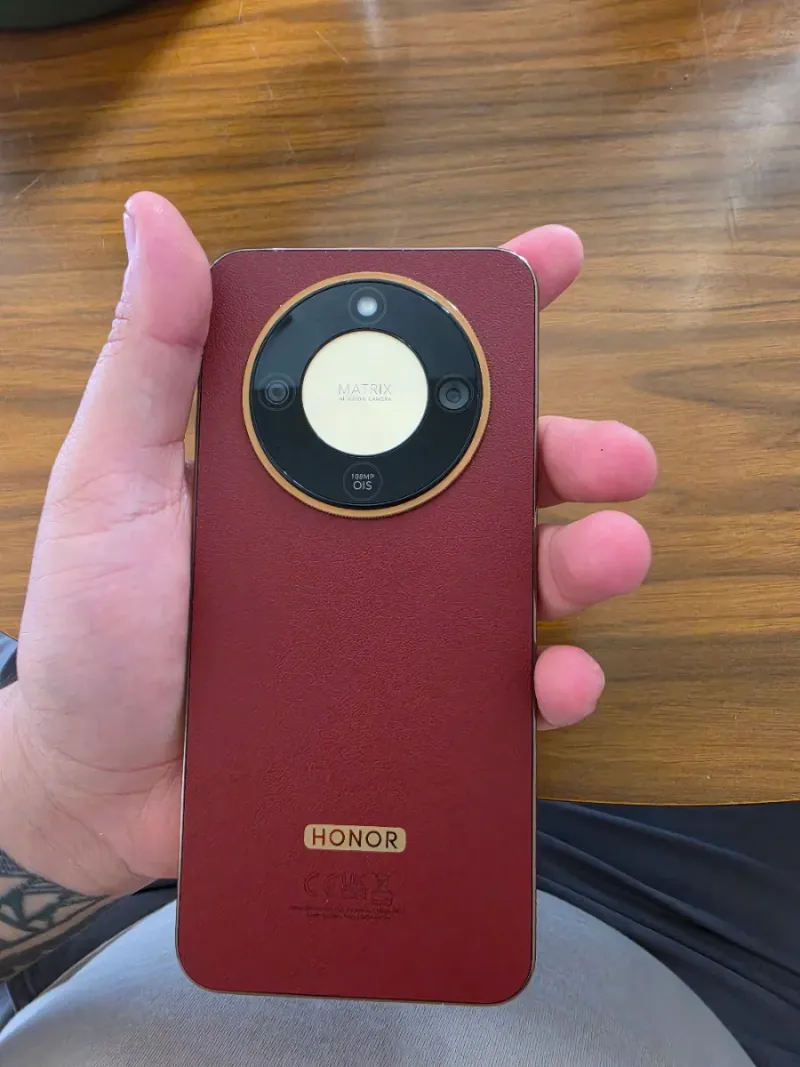 Honor Magic 8 little Rojo/Dorado