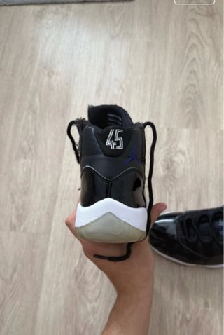 Jordan 11 Retro Negro Blanco