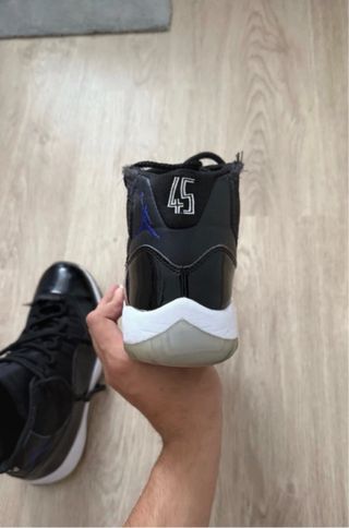 Jordan 11 Retro Negro Blanco
