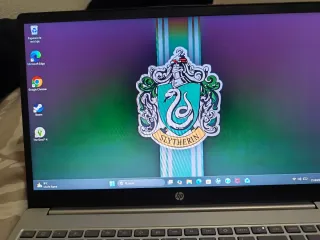 HP Laptop 15-fd0302ns 15,6 casi nuevo + ratón Logi