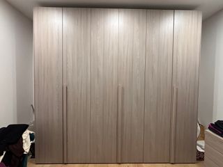 Armadio 6 ante due comodini e un comò ottimo stato