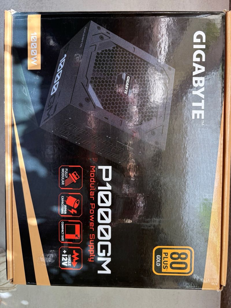Fuente Alimentación GIGABYTE P1000GM 1000W