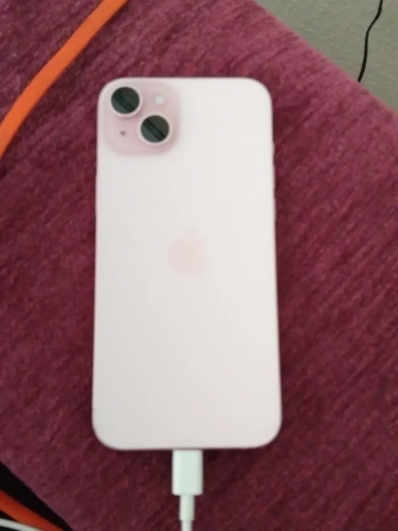 iPhone 15 Plus Rosa afbeelding 3