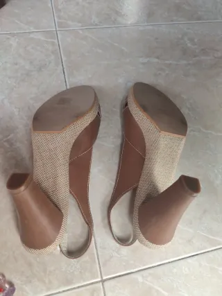 Zapatos tacón Dolce Vita marrones