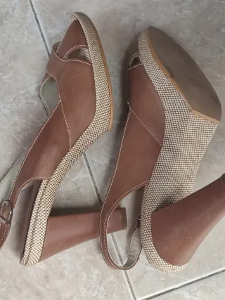 Zapatos tacón Dolce Vita marrones