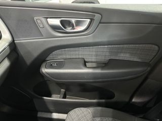Volvo XC60 2.0 T6 AWD Recharge Core Auto