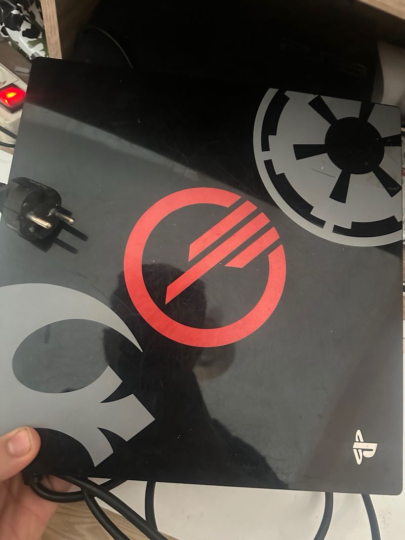 PS4 (Playstation 4) Negra Star Wars