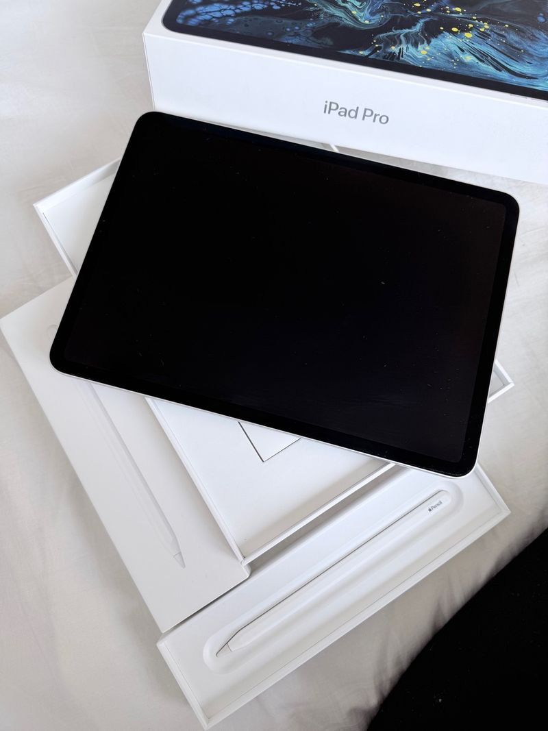 iPad Pro 11 + Apple Pencil