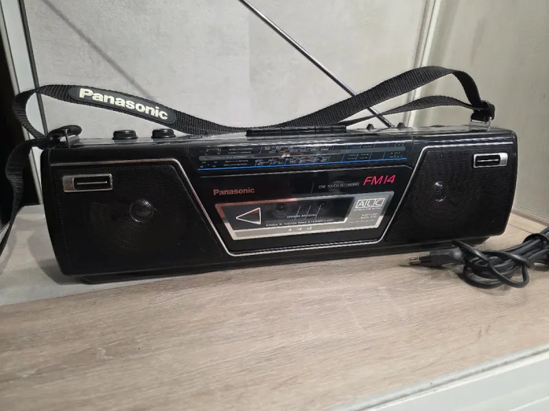 Radiocasete Panasonic RX-FM14L