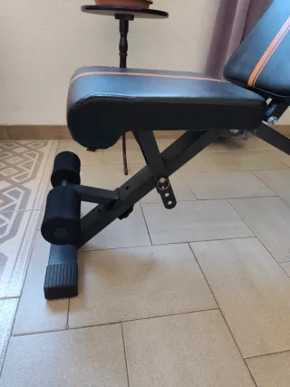 Banco de musculación ajustable y plegable