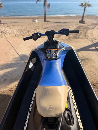 Sea-Doo Spark Trixx 2025 – 58h – Muy cuidada