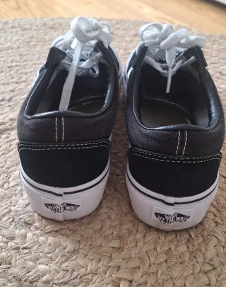Zapatillas Vans Mujer Negras y Blancas