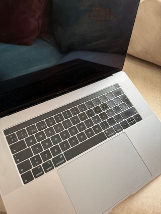 MacBook Pro Touchbar. 15 pulgadas