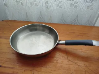 Sartén de acero inoxidable con tapa