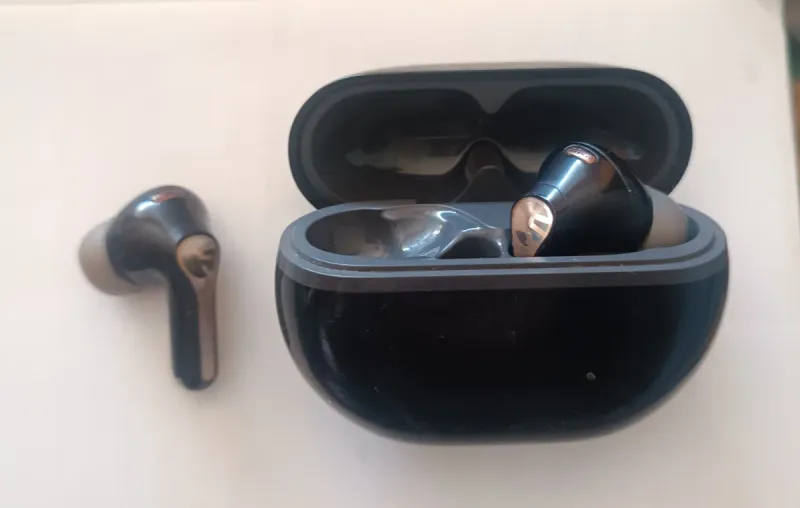 Auriculares Inalámbricos Negro y Dorado