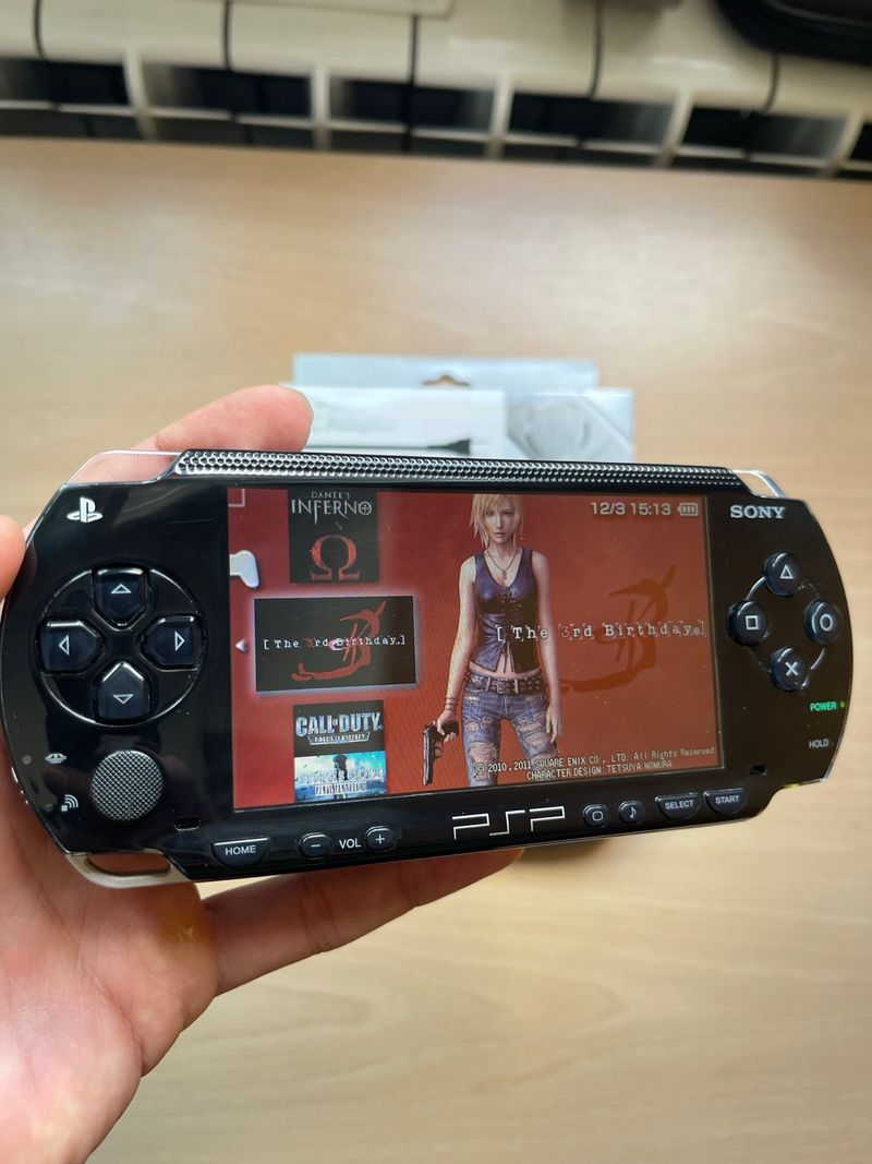 PSP Negra 32GB + Funda + Cargador