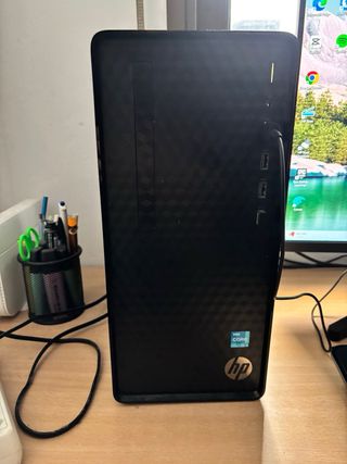 PC Completo: Monitor, Teclado y Webcam