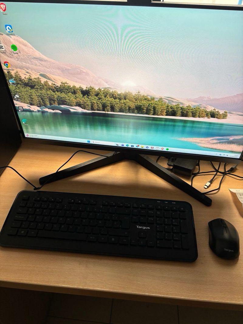 PC Completo: Monitor, Teclado y Webcam afbeelding 2