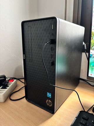 PC Completo: Monitor, Teclado y Webcam