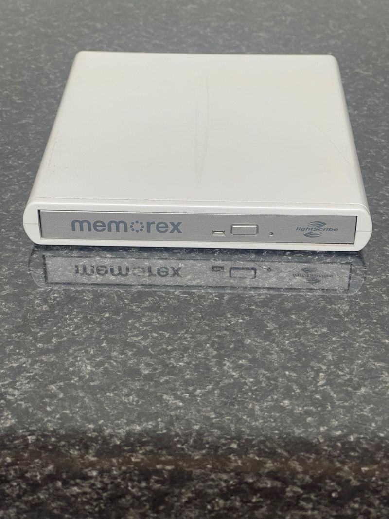 Grabador DVD Externo Memorex Slim USB LightScribe