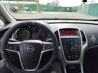 Opel Astra 2012