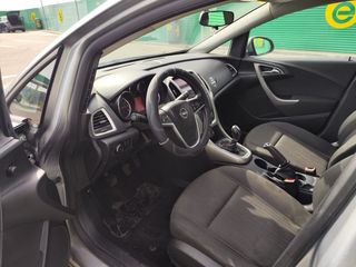 Opel Astra 2012