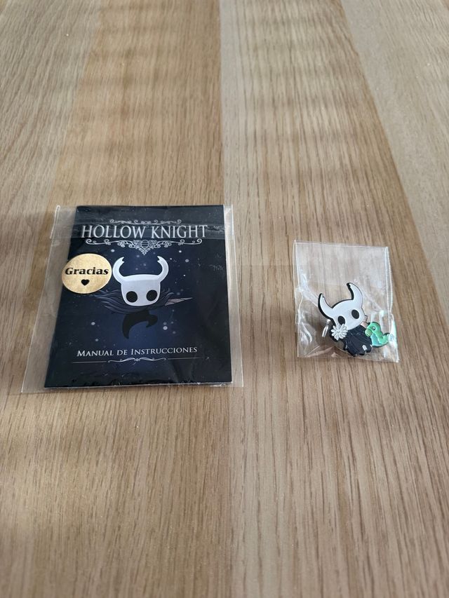 Pin y Manual Hollow Knight