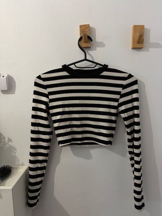 Camiseta crop rayas manga larga