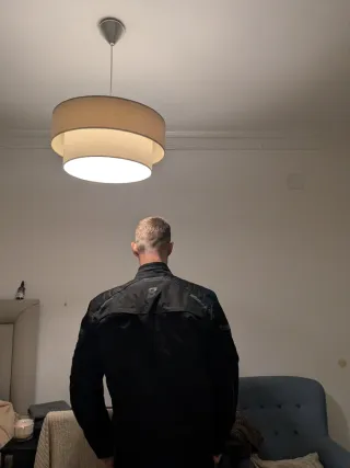 Chaqueta y Guantes Moto ICON Negro