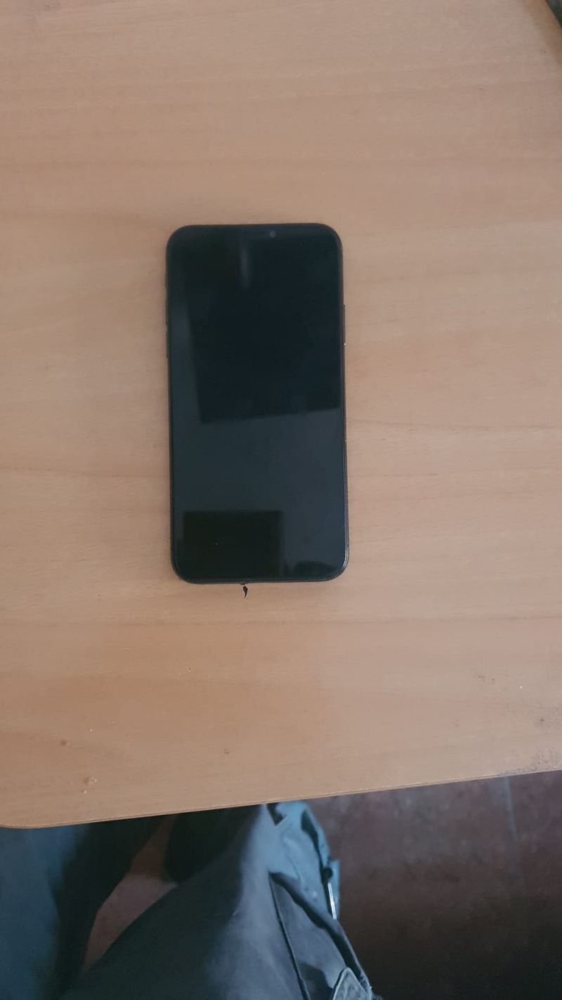iPhone X para piezas + cargador + funda