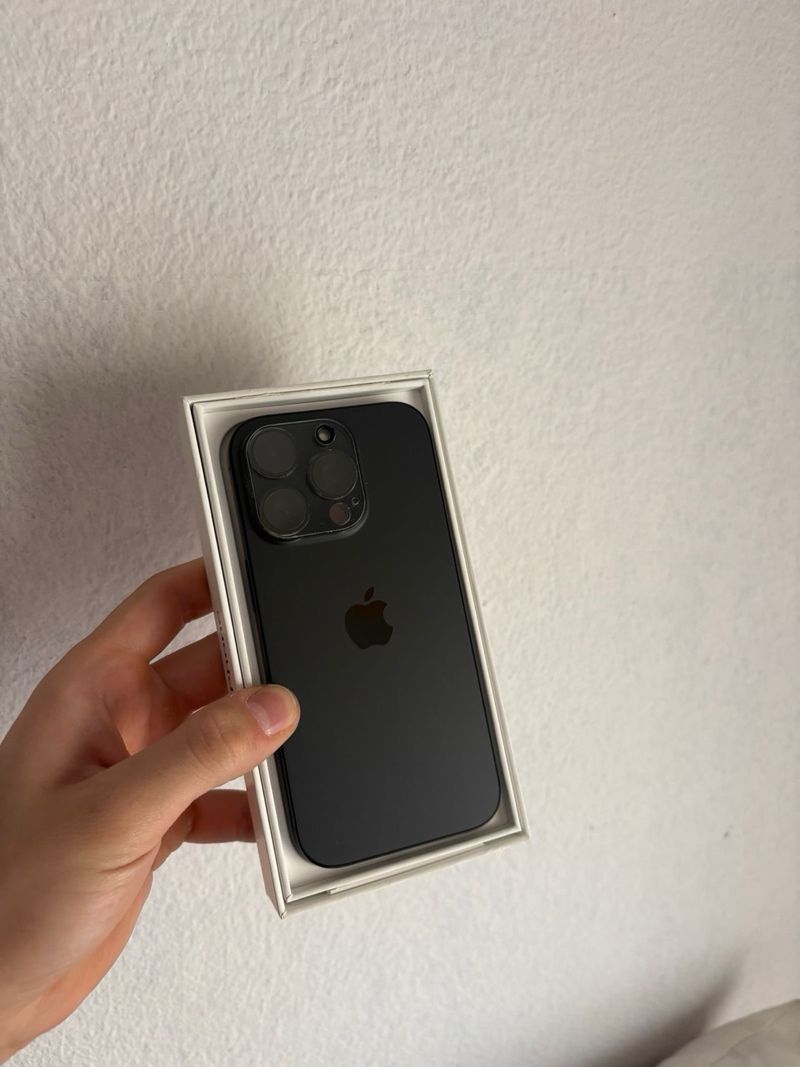 iPhone 16 Pro 128GB Negro 100% bateria afbeelding 4