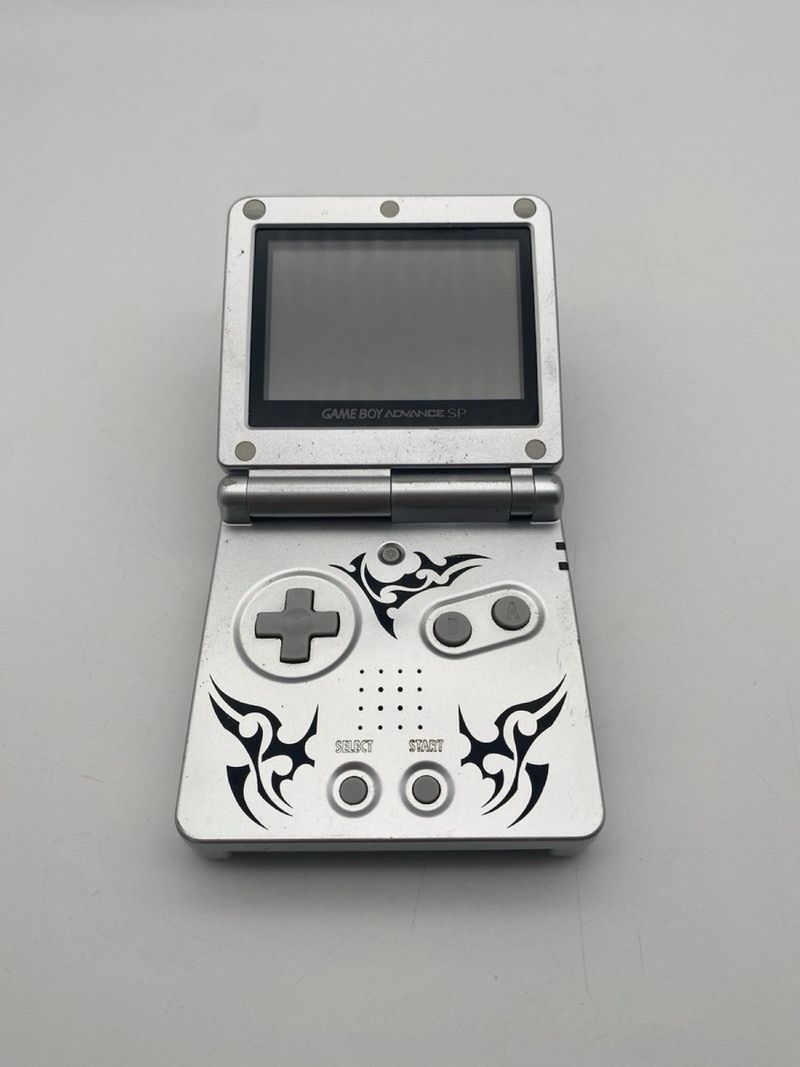 Nintendo Game Boy Advance SP Plata