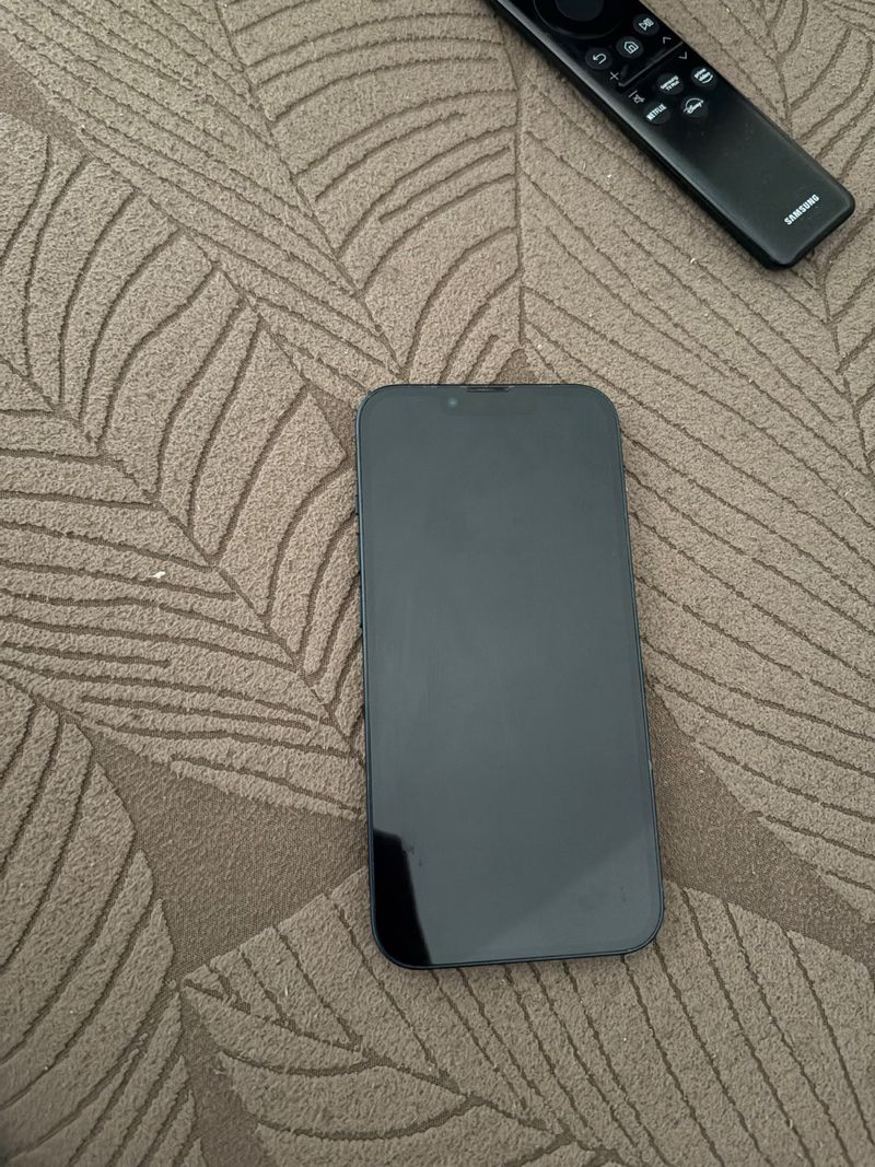 iPhone 13 pro color negro se entrega cable afbeelding 2