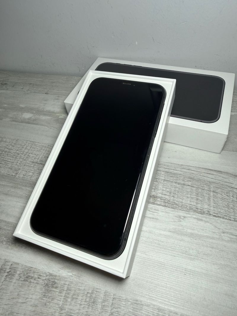 iPhone 11 128GB Muy Cuidado | Libre | Funciona Per afbeelding 2