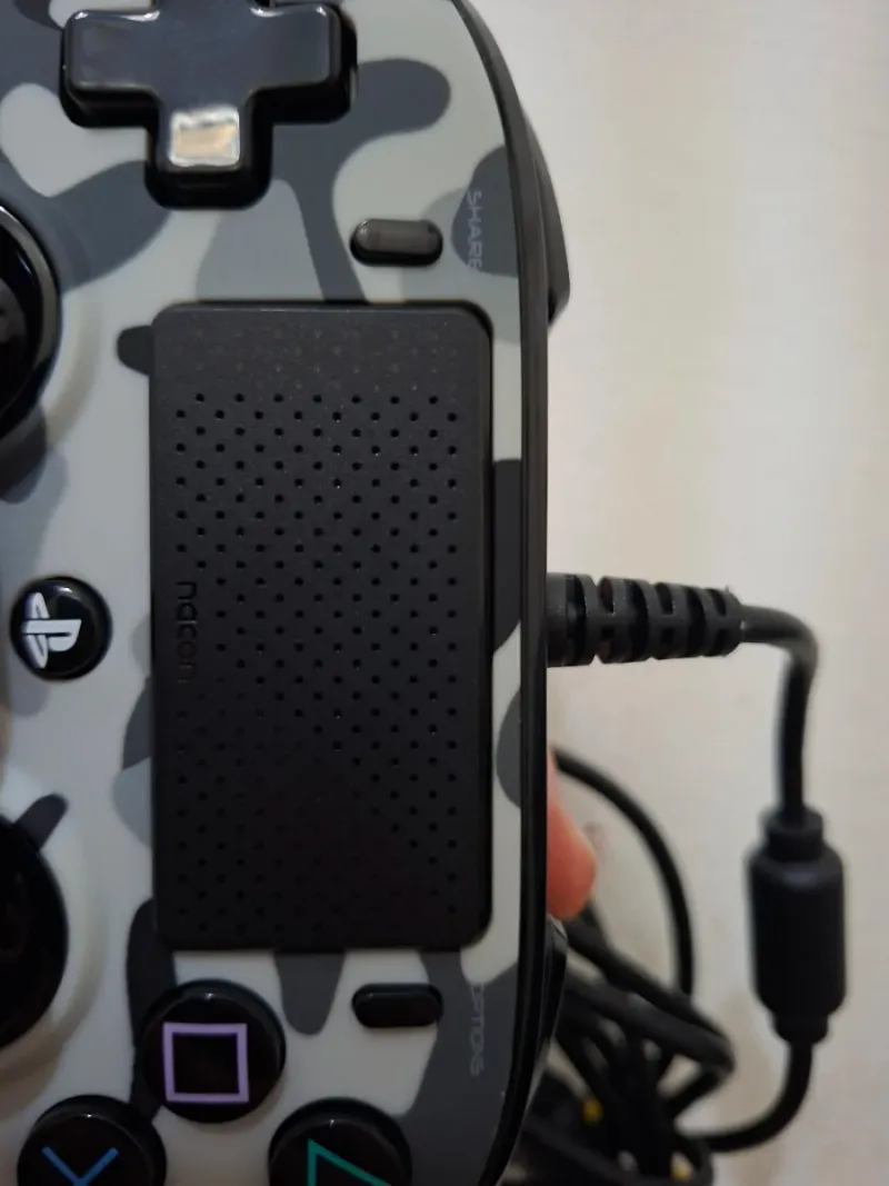 Control Nacon PS4 con cable camuflado afbeelding 7