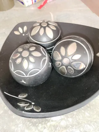 Piatto decorativo con 3 sfere floreali