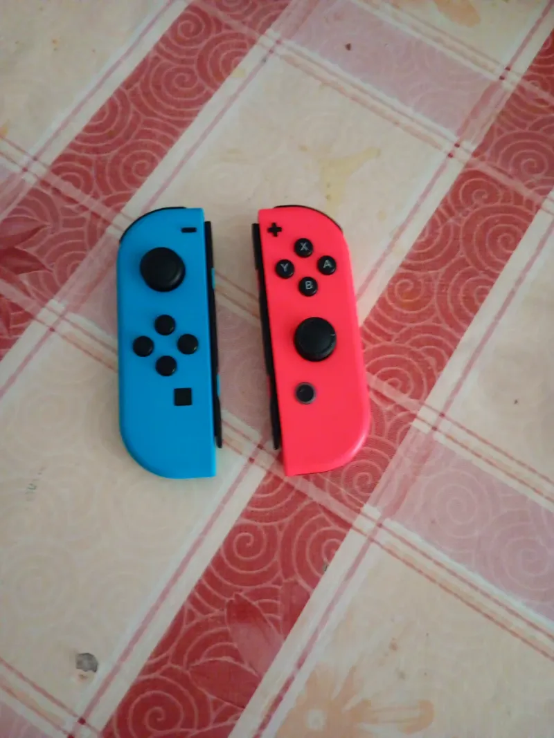 Mandos Nintendo Switch Joy-Con Azul y Rojo